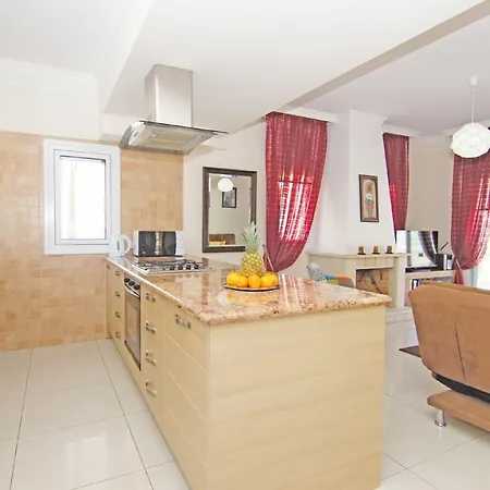 Thelma Paralimni